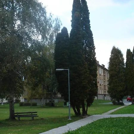 By The Castle Apartament